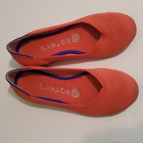 Rothy\'s persimmon/orange canvas size 6 round toe